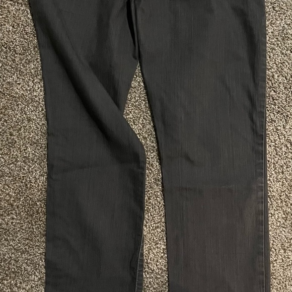 Prana size 8, used but never worn, great condition! Gray jean material - Picture 3 of 3